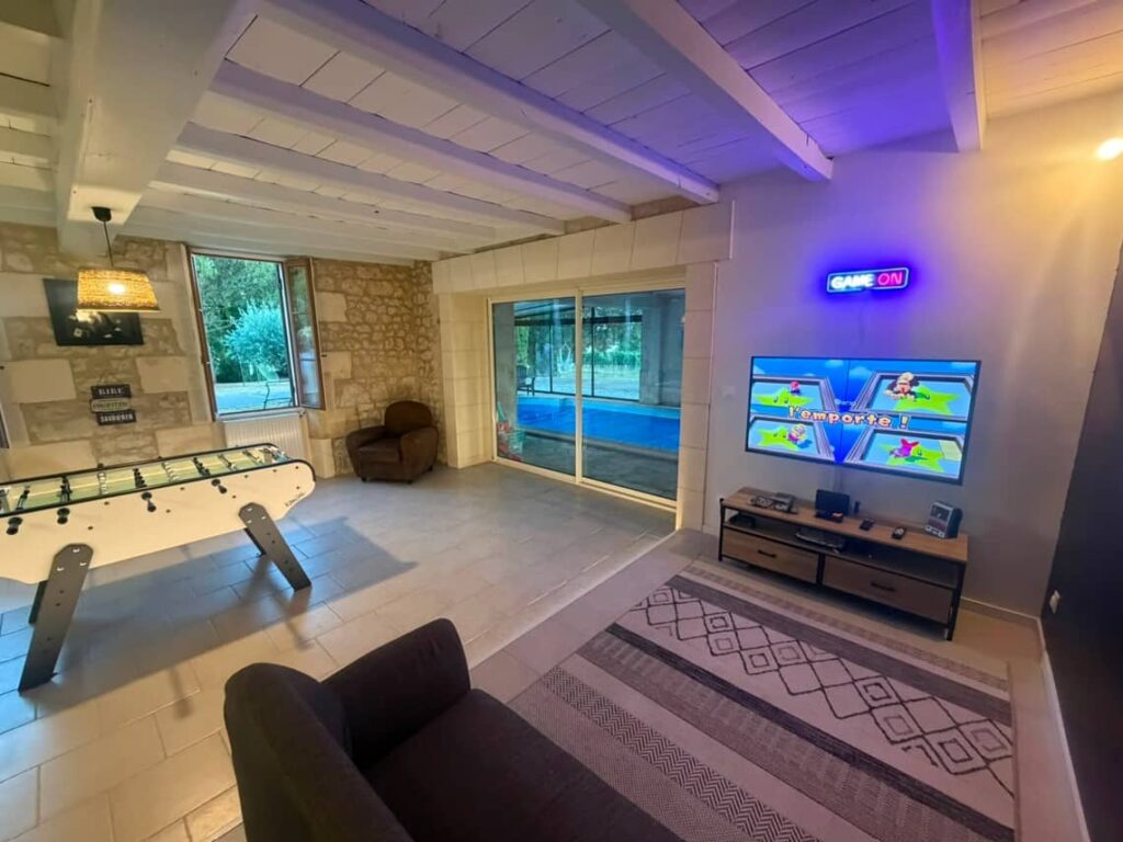 Salle de jeux du gîte de groupe 30 personnes
