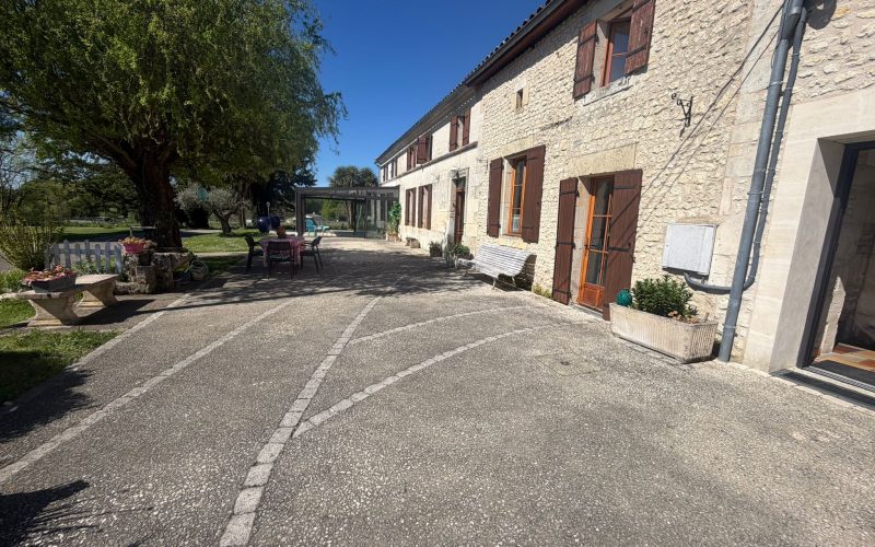 Cour - Villa familiale Charente-Maritime