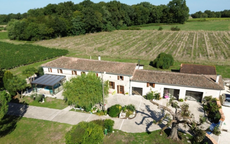 Vue aérienne sans logo - Villa familiale Charente-Maritime