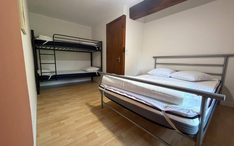 Chambre spacieuse pour séjour en groupe