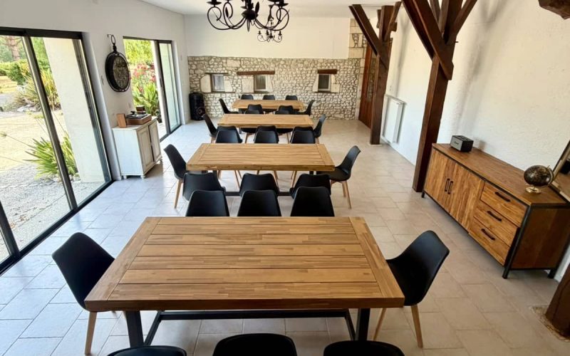 Grande salle à manger du gîte 30 personnes